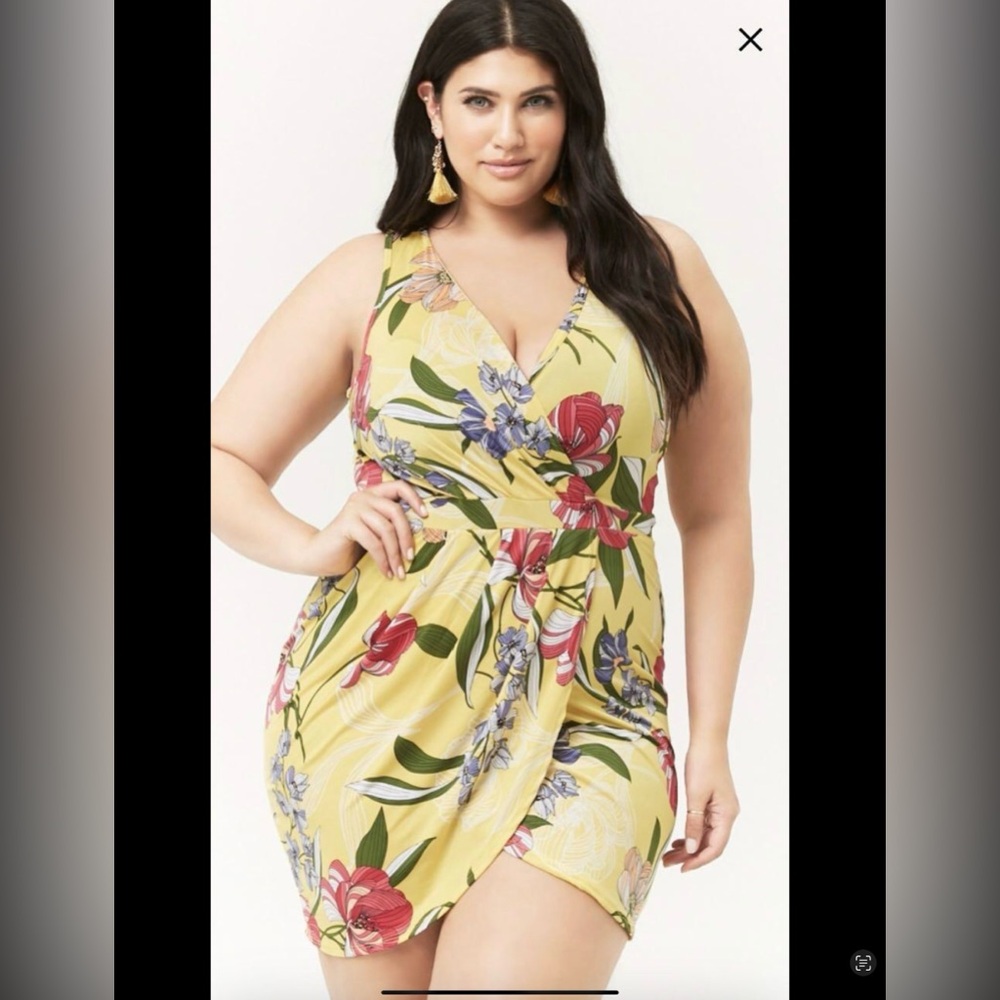 Plus Size Floral Surplice Tulip-Hem Mini Dress